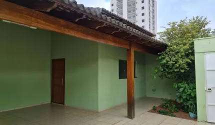 Casa para Venda em Uberlândia, Alto Umuarama, 3 dormitórios, 1 suíte, 1 banheiro, 3 vagas