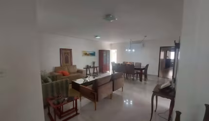 Casa para Venda em Uberlândia, Copacabana, 3 dormitórios, 1 suíte, 1 banheiro, 3 vagas
