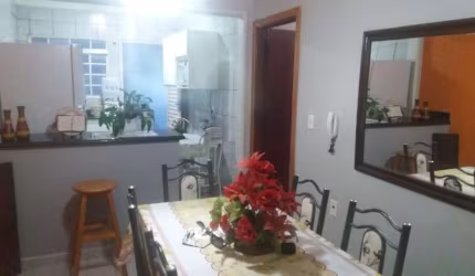 Casa para Venda em Uberlândia, Cidade Jardim, 3 dormitórios, 1 suíte, 2 banheiros, 8 vagas