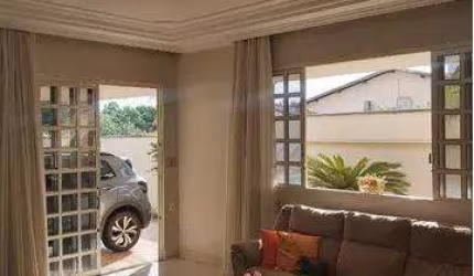 Casa para Venda em Uberlândia, Vigilato Pereira, 5 dormitórios, 1 suíte, 3 banheiros, 2 vagas
