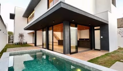 Casa para Venda em Uberlândia, Shopping Park, 4 dormitórios, 4 suítes, 6 banheiros, 4 vagas