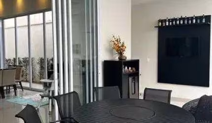 Casa para Venda em Uberlândia, Alto Umuarama, 3 dormitórios, 3 suítes, 2 banheiros, 2 vagas