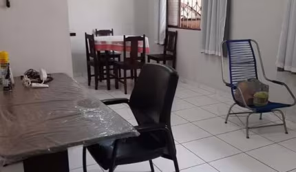 Casa para Venda em Uberlândia, Planalto, 3 dormitórios, 1 suíte, 2 banheiros, 3 vagas