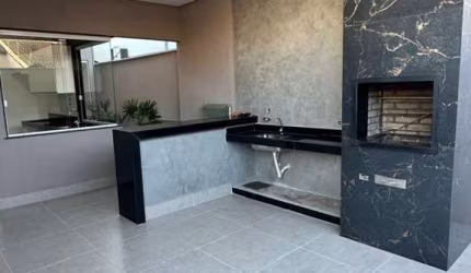 Casa para Venda em Uberlândia, Alto Umuarama, 3 dormitórios, 3 suítes, 1 banheiro, 3 vagas