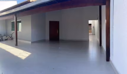 Casa para Venda em Uberlândia, Alto Umuarama, 3 dormitórios, 1 suíte, 1 banheiro, 3 vagas