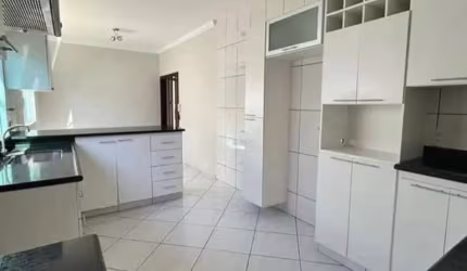 Casa para Venda em Uberlândia, Nova Uberlândia, 3 dormitórios, 1 suíte, 1 banheiro, 2 vagas