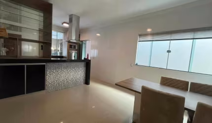 Casa para Venda em Uberlândia, Alto Umuarama, 3 dormitórios, 1 suíte, 1 banheiro, 3 vagas