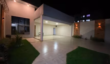 Casa para Venda em Uberlândia, Novo Mundo, 3 dormitórios, 1 suíte, 2 banheiros, 5 vagas
