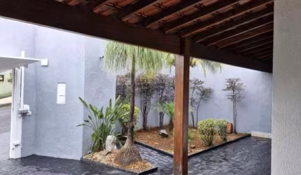 Casa para Venda em Uberlândia, Cidade Jardim, 4 dormitórios, 1 suíte, 3 banheiros, 2 vagas