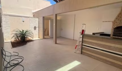 Casa para Venda em Uberlândia, Brasil, 4 dormitórios, 4 suítes, 1 banheiro, 4 vagas