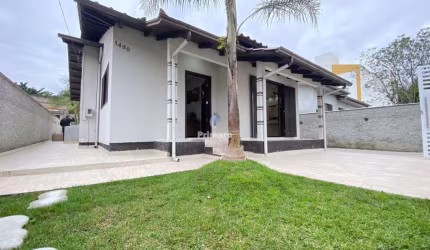 Casa com 3 quartos 2 vagas de garagem
