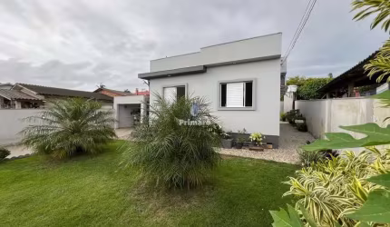 Casa de 2 quartos, 1 garagem