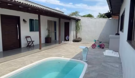 Casa de 3 quartos, 2 banheiros, 1 garagem, edícula