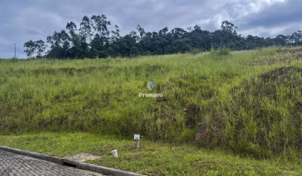 Terreno em condomínio fechado com 651,34 m²