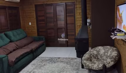 Casa mista com 3 quartos, sendo 1 suíte, com edícula, 1 vaga de garagem