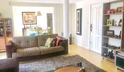 Apartamento de 2 quartos sendo 1 suíte, 2 vagas de garagem
