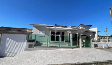 Casa a venda 5 quartos, piscina, proximo ao centro de Criciciuma