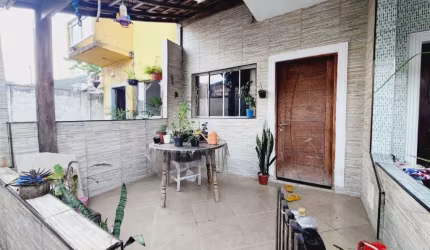 Sobrado à venda, 75m² com dois dormitórios,  dois banheiros,  Enseada- Guarujá/ SP.