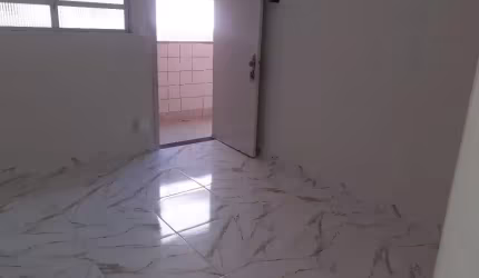 Lindo apartamento à venda, com dois dormitórios, vaga de garagem, aproximadamente 100 metros da praia, Mirim Praia Grande SP.