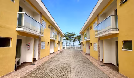 Lindo apartamentos térreos e superiores, na cidade de Bertioga, pé na areia,02 Dormitórios sendo (01 suíte), 01 Vaga de garagem (descoberta)