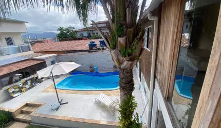 Casa para locação anual, com piscina e churrasqueira, na praia da vista linda, Bertioga /SP.