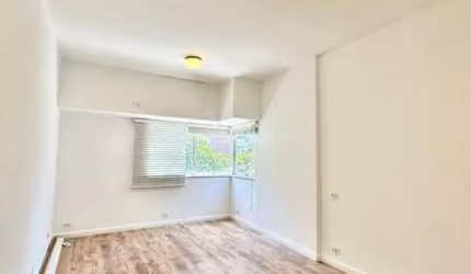 Sala de 36m² a venda no coração do Leblon