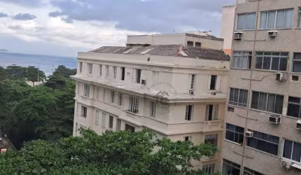 Copacabana! Apartamento de frente com vista lateral Mar - 90Mtrs 2 quartos com vaga de garagem