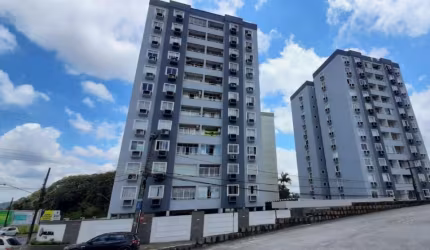 Apartamento com 3 quartos para alugar no Costa e Silva, Joinville  por R$ 2.150