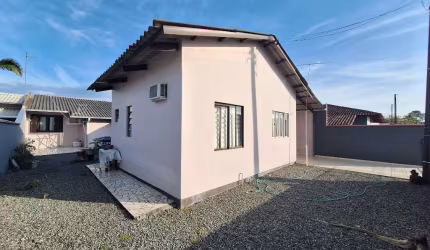 Casa com 3 quartos à venda no Ubatuba, São Francisco do Sul  por R$ 400.000