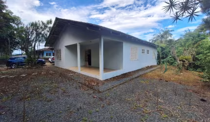 Casa com 4 quartos para alugar no Costa e Silva, Joinville  por R$ 3.200