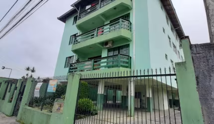 Apartamento com 2 quartos para alugar no Floresta, Joinville  por R$ 1.280
