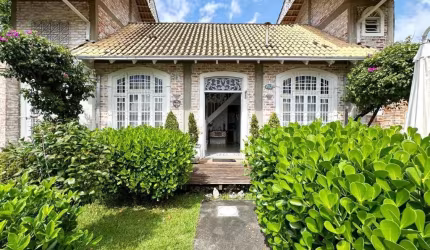 Casa com 2 quartos à venda no Ubatuba, São Francisco do Sul  por R$ 1.940.000