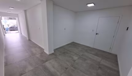 Ponto comercial com 1 sala para alugar no Bucarein, Joinville  por R$ 3.000