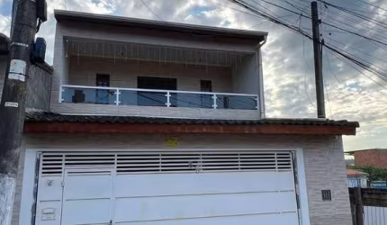 Belissima residência de 3 dormitórios suíte com hidro em Jordanésia