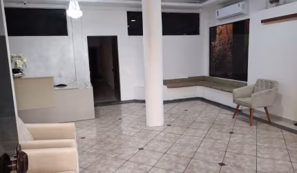 Prédio comercial para locação no Bosque da Saúde
