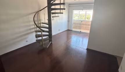 Cobertura à venda com 140m², 2 quartos e 1 vaga.