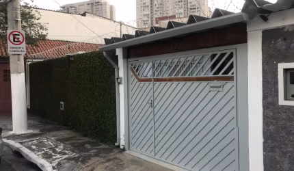Casa à venda, com excelente localização, no Bairro Jardim Dom Bosco.