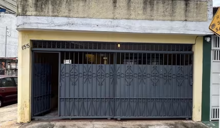 Sobrado à venda ou para aluguel com 213m e 3 quartos- Próximo ao shopping do Campo Limpo, Zonal Sul.