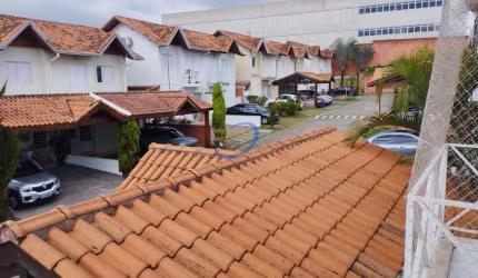 Casa em Condomínio para Locação em Cotia, Granja Viana, 3 dormitórios, 1 suíte, 3 banheiros, 2 vagas