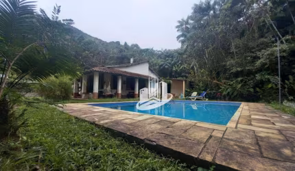 Seu Refúgio dos Sonhos: Casa de Encanto e Natureza no Recanto Sandra