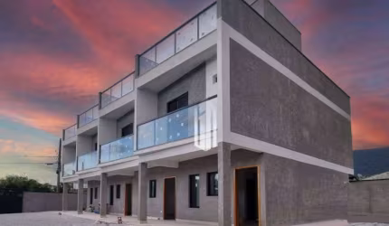 Sobrado Triplex com 2 dormitórios à venda por R$ 590.000 - Jardim Mariella/Massaguaçu - Caraguatatuba/SP