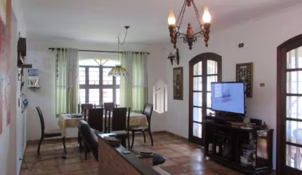 Invista na Praia do Lázaro: Casa Exclusiva com Piscina e Segurança Total