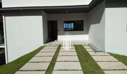 Lindo sobrado com 2 dormitórios à venda, 506m² por R$ 1.040.000 - Jardim Capricórnio - Caraguatatuba/SP