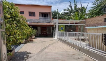 Sobrado com 2 dormitórios à venda, 375m² por R$ 540.000,00 - Morro do Algodão - Caraguatatuba/SP