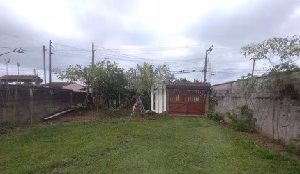 Casa com 1 dormitório , quintal espaçoso- Jardim das Gaivotas - Caraguatatuba/SP