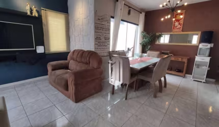Casa com Piscina no Balneário dos Golfinhos - Caraguatatuba/SP