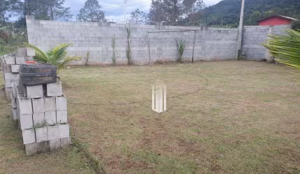 Terreno Plano com Escritura, Pomar e Projeto Aprovado para Casa de Veraneio