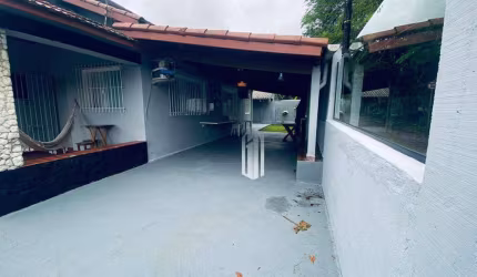 Casa Próxima à Mata e à Praia, na Região Central de Caraguatatuba!