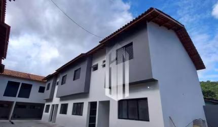Sobrado com 2 dormitórios para alugar, 79 m² por R$ 2.600,00/mês - Cidade Jardim - Caraguatatuba/SP