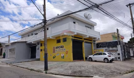Belísima casa... 4 dormitórios sendo 1 suite 'Casa de Esquina com sacada em todo o entorno - Vista incrível'